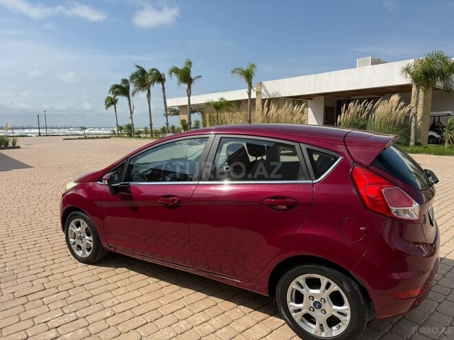 Ford Fiesta 2014, 150,000 km - 1.6 l - Bakı