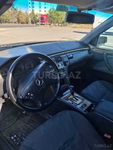 Mercedes E 240 2000, 310,000 km - 2.4 l - Sumqayıt