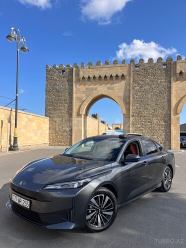 Changan Qiyuan A05 2025, 12,000 km - 1.5 л - Bakı