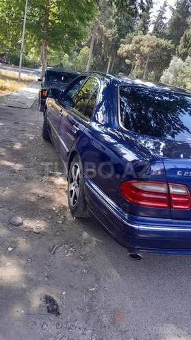 Mercedes E 230 1997, 423,000 km - 2.3 л - Cəlilabad