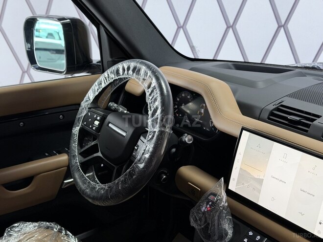Land Rover Defender 2024, 26,000 km - 3.0 l - Bakı