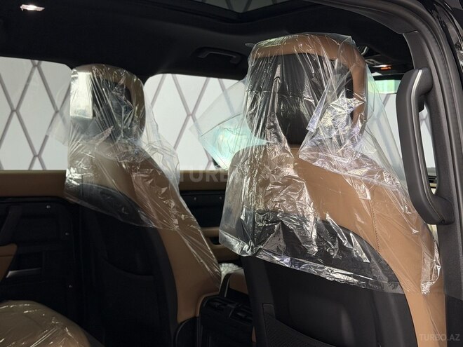 Land Rover Defender 2024, 26,000 km - 3.0 l - Bakı