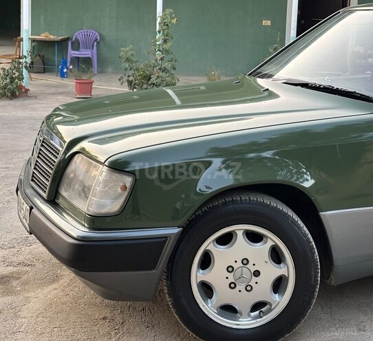 Mercedes  1994, 583,000 km - 2.0 l - Naxçıvan