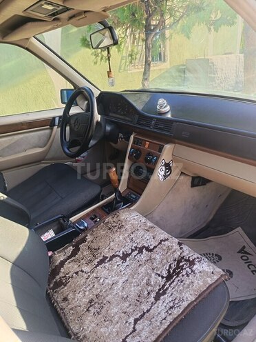 Mercedes  1994, 583,000 km - 2.0 l - Naxçıvan