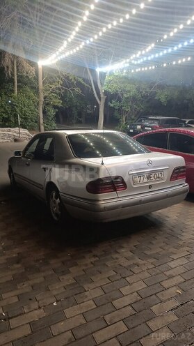 Mercedes E 220 1999, 400,000 km - 2.2 l - Masallı