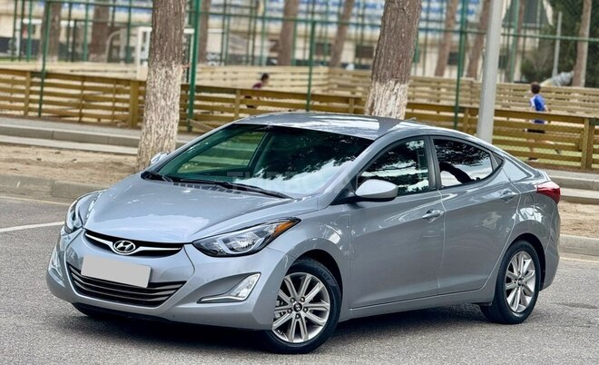 Hyundai Elantra 2015, 211,201 km - 1.8 л - Bakı