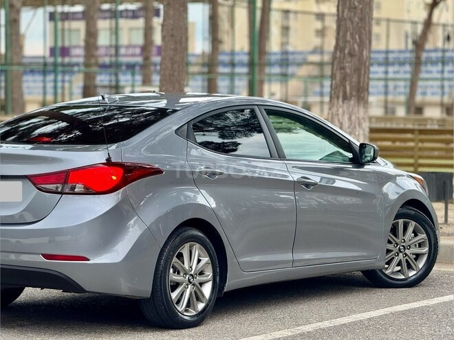Hyundai Elantra 2015, 211,201 km - 1.8 л - Bakı