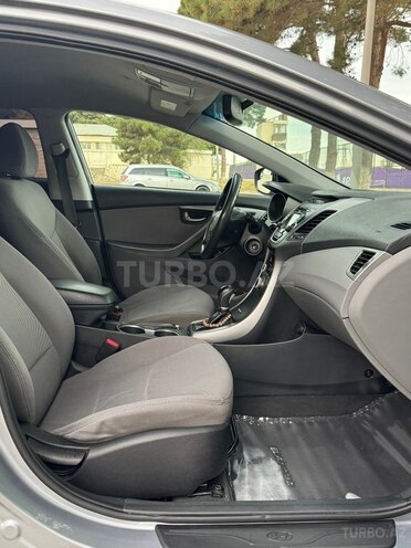 Hyundai Elantra 2015, 211,201 km - 1.8 л - Bakı