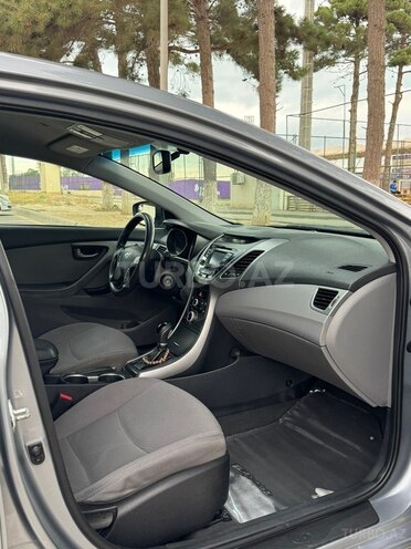 Hyundai Elantra 2015, 211,201 km - 1.8 л - Bakı