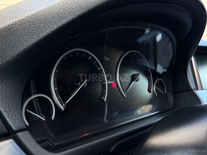 BMW 528 2014, 208,000 km - 2.0 л - Yevlax