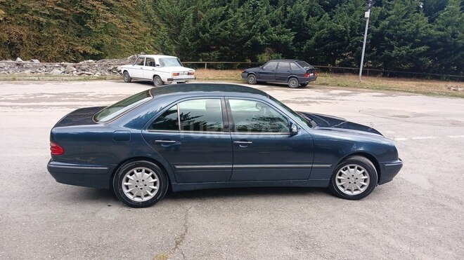 Mercedes E 220 2000, 496,000 km - 2.2 l - Oğuz