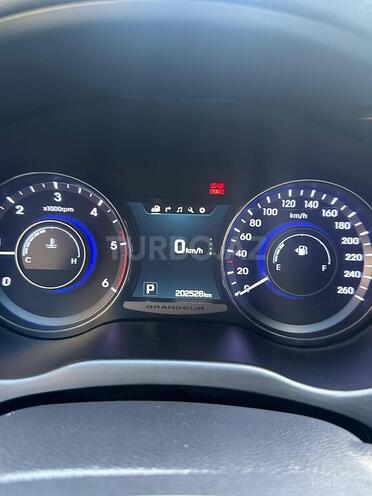 Hyundai Grandeur 2015, 202,528 km - 2.2 л - Bakı
