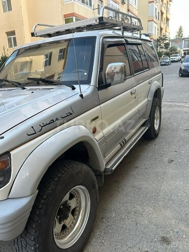 Mitsubishi Pajero 1995, 100,000 km - 2.4 l - Bakı