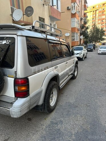 Mitsubishi Pajero 1995, 100,000 km - 2.4 l - Bakı