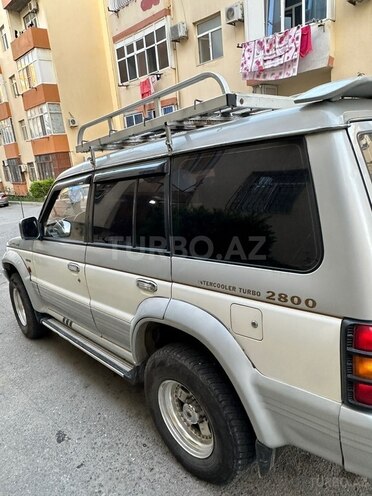 Mitsubishi Pajero 1995, 100,000 km - 2.4 l - Bakı