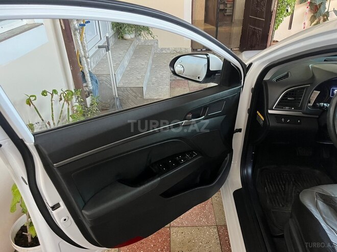 Hyundai Avante 2017, 192,000 km - 1.6 l - Bakı