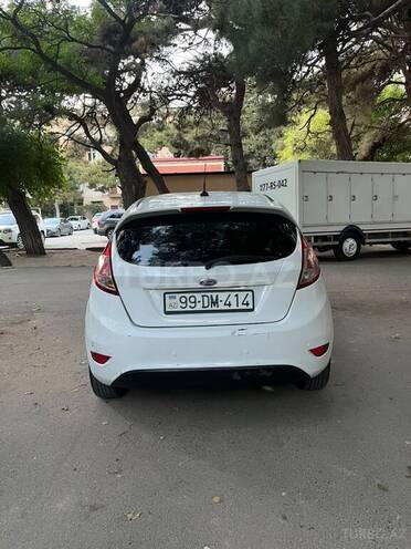 Ford Fiesta 2015, 208,433 km - 1.6 л - Bakı