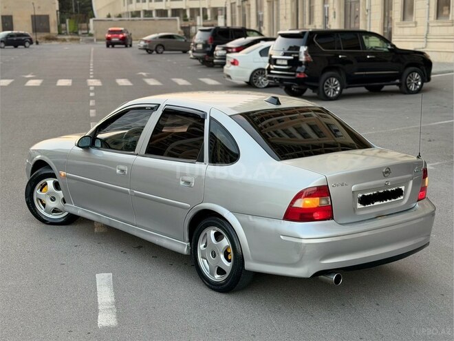 Opel Vectra 1999, 324,000 km - 1.8 l - Bakı