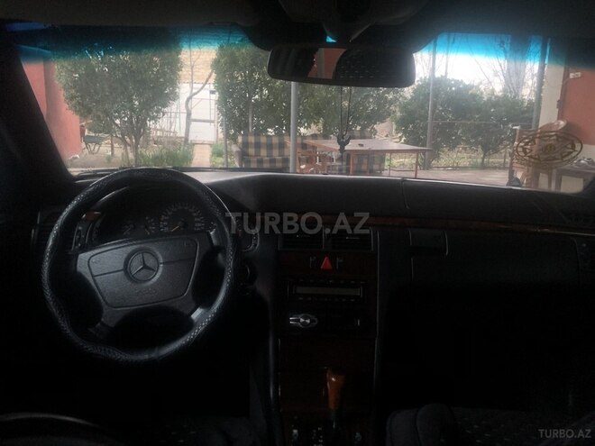 Mercedes E 280 1997, 336,000 km - 2.8 l - Şirvan