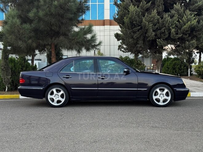 Mercedes E 240 2000, 368,000 km - 2.4 л - Saatlı