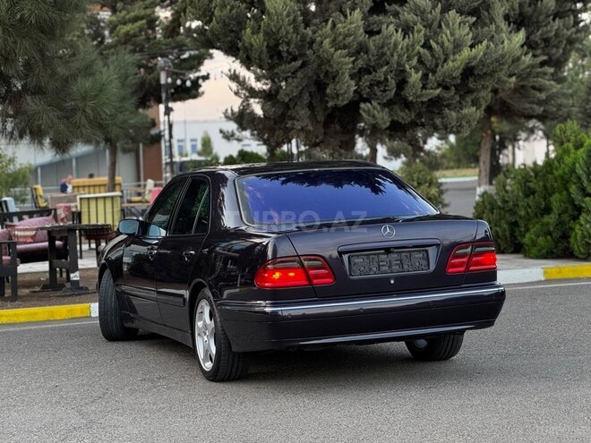 Mercedes E 240 2000, 368,000 km - 2.4 л - Saatlı