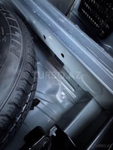 Mercedes E 240 2000, 368,000 km - 2.4 л - Saatlı