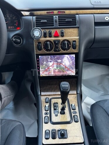 Mercedes E 240 2000, 368,000 km - 2.4 л - Saatlı