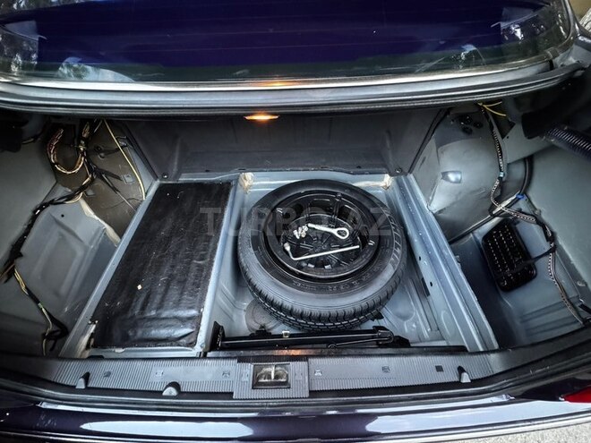 Mercedes E 240 2000, 368,000 km - 2.4 л - Saatlı