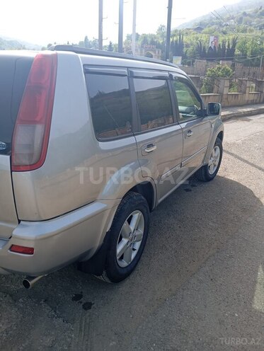 Nissan X-Trail 2004, 342,000 km - 2.0 l - Yardımlı