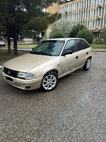 Opel Astra 1996, 350,000 km - 2.0 л - Sumqayıt