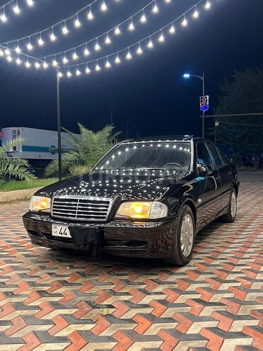 Mercedes C 220 1998, 100,000 km - 2.2 l - Masallı