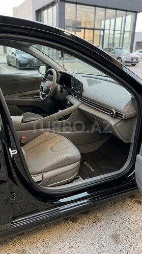 Hyundai Elantra 2023, 107,021 km - 1.6 l - Bakı