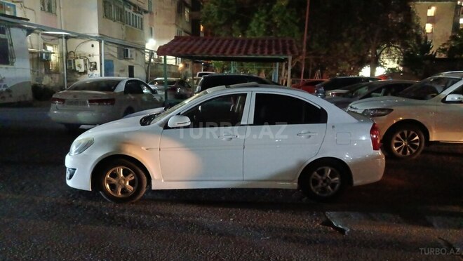 Hyundai Verna 2009, 255,000 km - 1.4 л - Bakı