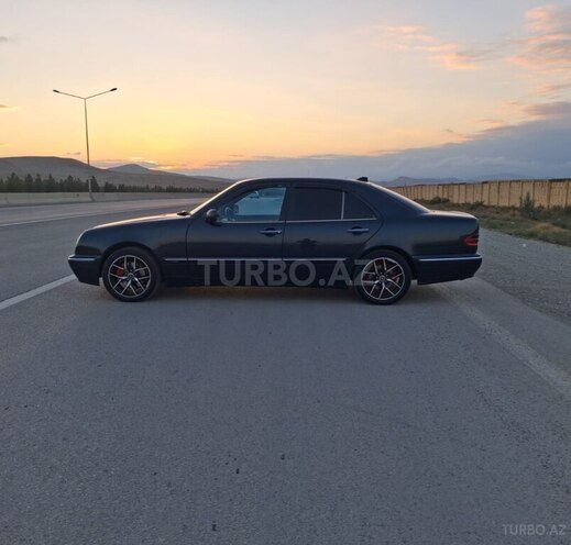 Mercedes E 270 1999, 312,036 km - 2.7 l - Bakı