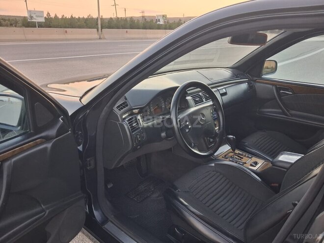 Mercedes E 270 1999, 312,036 km - 2.7 l - Bakı