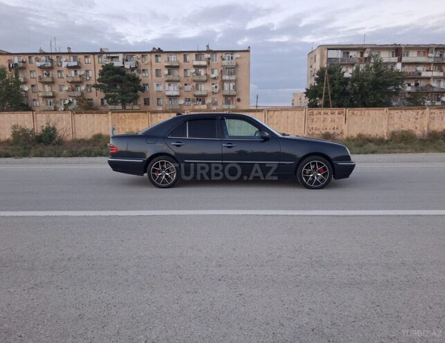Mercedes E 270 1999, 312,036 km - 2.7 l - Bakı