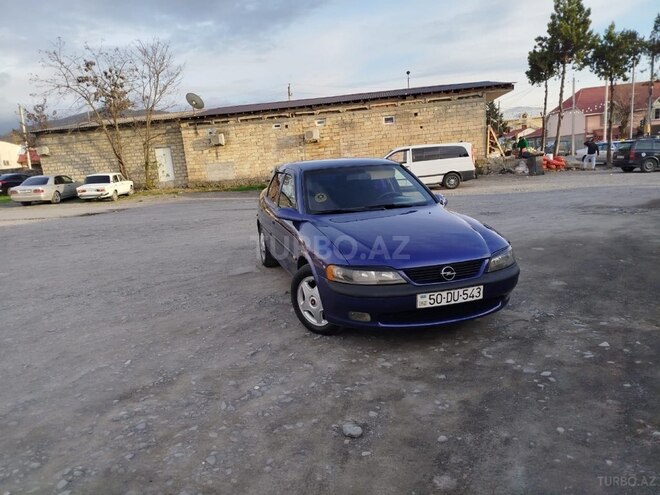 Opel Vectra 1996, 365,000 km - 1.8 л - Qax