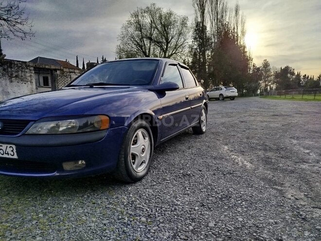 Opel Vectra 1996, 365,000 km - 1.8 л - Qax