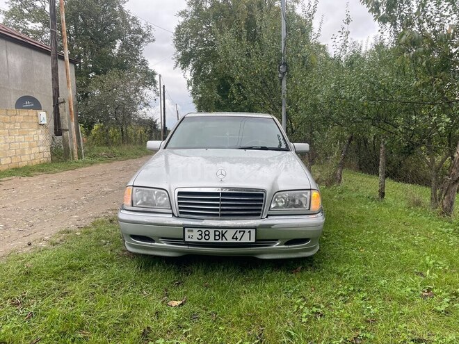 Mercedes C 240 1999, 300,000 km - 2.4 l - Qusar