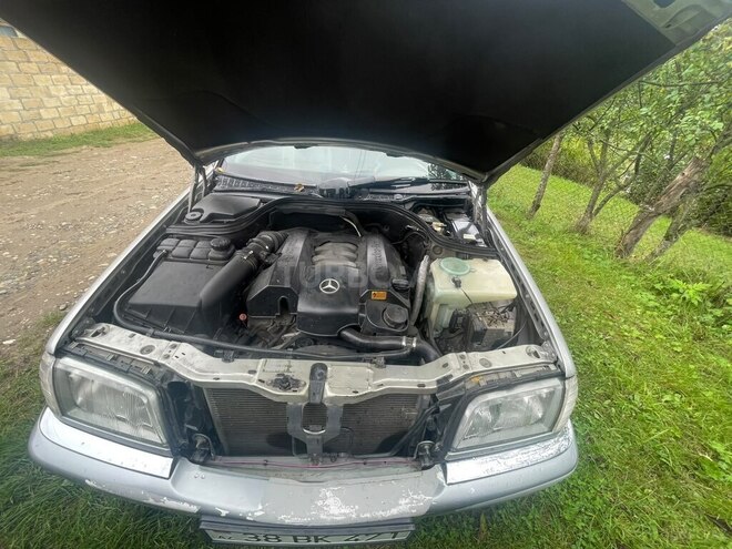 Mercedes C 240 1999, 300,000 km - 2.4 l - Qusar