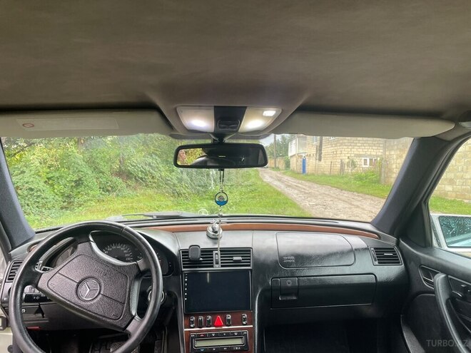 Mercedes C 240 1999, 300,000 km - 2.4 l - Qusar