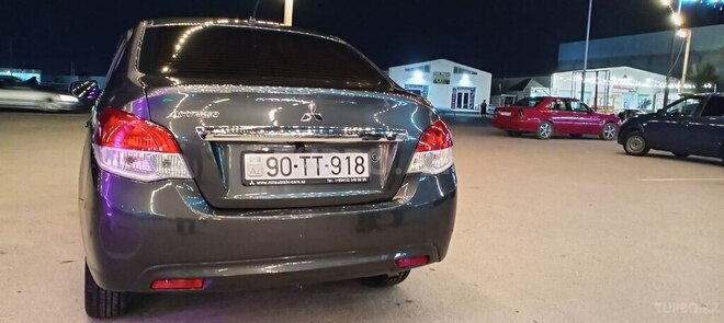 Mitsubishi Attrage 2014, 316,000 km - 1.2 л - Bakı