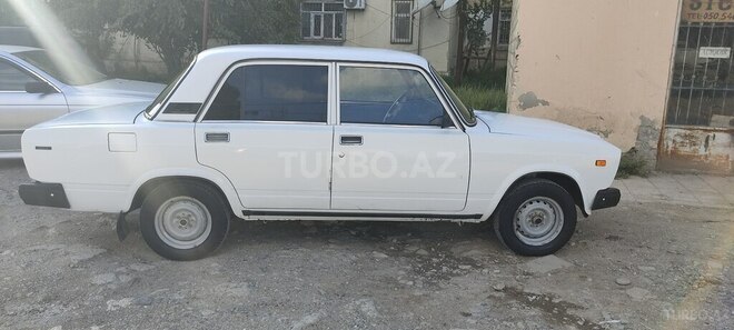LADA (VAZ) 2107 2004, 39,000 km - 1.7 l - Salyan