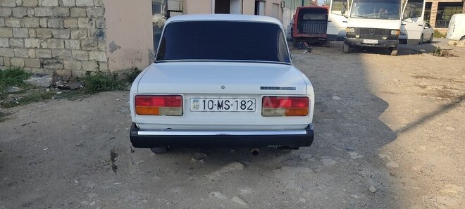 LADA (VAZ) 2107 2004, 39,000 km - 1.7 l - Salyan