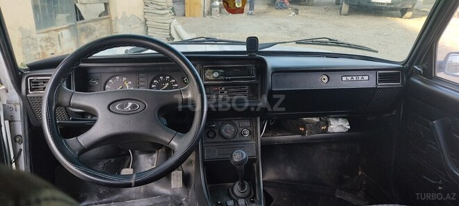 LADA (VAZ) 2107 2004, 39,000 km - 1.7 l - Salyan
