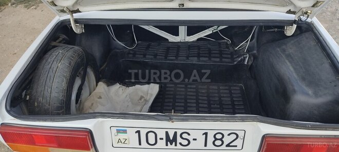 LADA (VAZ) 2107 2004, 39,000 km - 1.7 l - Salyan