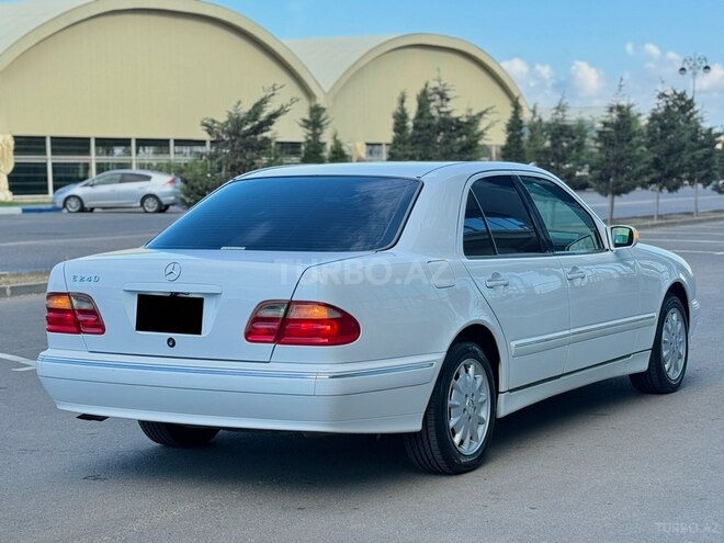 Mercedes E 240 2001, 228,535 km - 2.4 л - Bakı