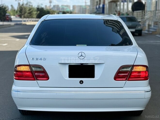 Mercedes E 240 2001, 228,535 km - 2.4 л - Bakı