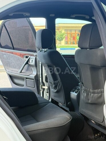 Mercedes E 240 2001, 228,535 km - 2.4 л - Bakı
