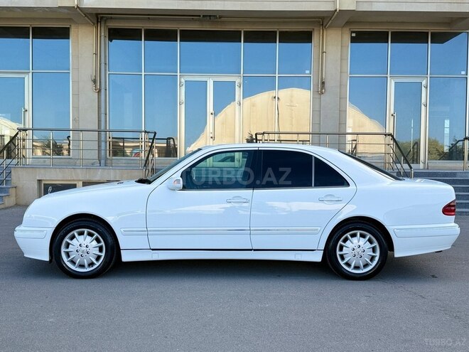Mercedes E 240 2001, 228,535 km - 2.4 л - Bakı